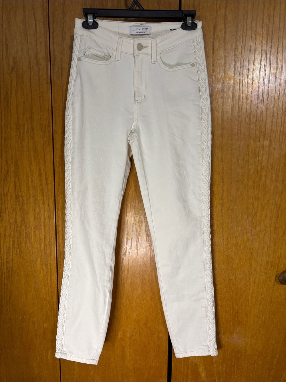 New brand Judy Blue Cream High-Rise Skinny Jeans with Braided Side Trim size3/26